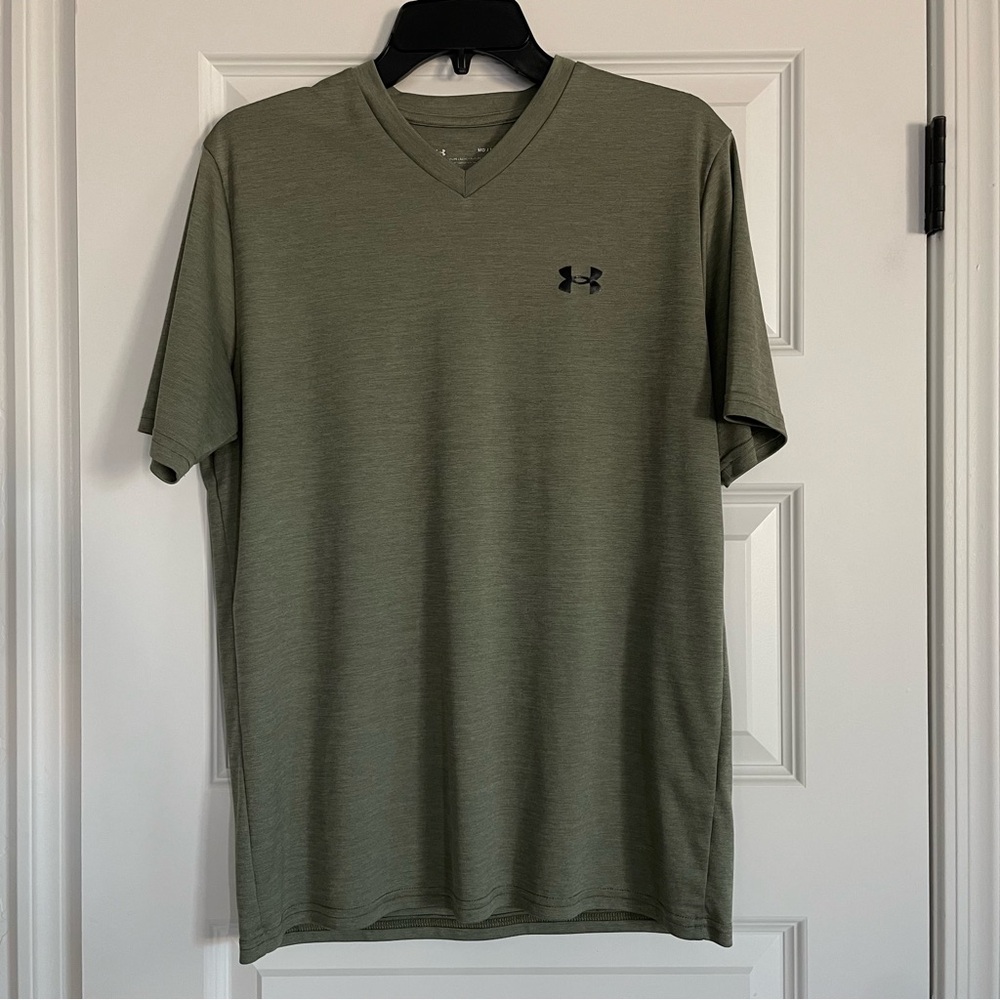 Under Armour Men's Short Sleeve V-Neck in Olive